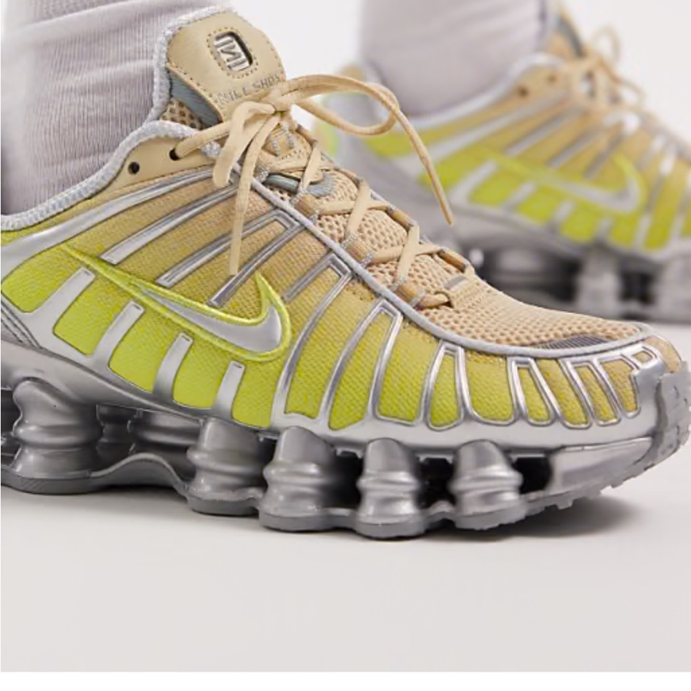 Nike Shox TL Fade sneakers yellow and silver colorway size 10 Women’s New